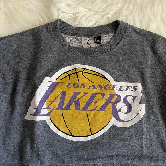 Los Angeles Lakers Gray Cropped Sweater - Picture 3 of 7